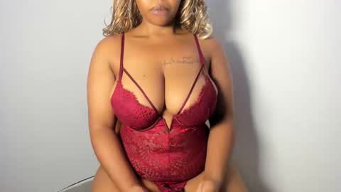 Snapshot of blueyivy chatting on 05-05-26, 08:22 Babygirl online show from 05-05-26, 08:22