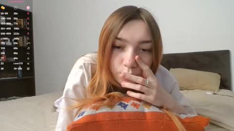 Snapshot of blush_lover chatting on 10-22-25, 10:04 Kate online show from 10-22-25, 10:04