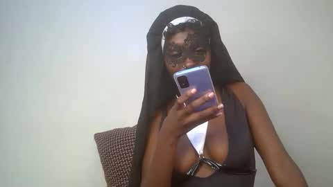 Belle online show from 10-30-25, 07:14