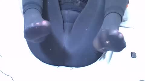 Snapshot of blushing_bunny chatting on 10-27-25, 01:04 Bunny online show from 10-27-25, 01:04