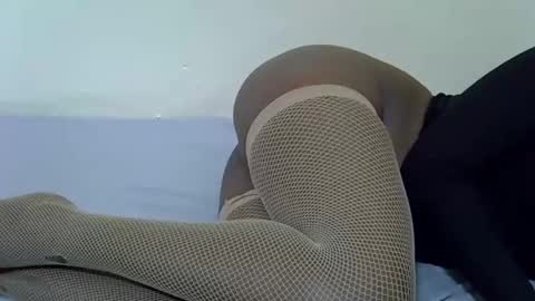 Snapshot of blushing_bunny chatting on 10-30-25, 05:35 Bunny online show from 10-30-25, 05:35