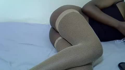 Snapshot of blushing_bunny chatting on 10-31-25, 05:41 Bunny online show from 10-31-25, 05:41