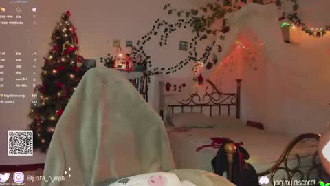 Snapshot of blushing_nymph chatting on 12-27-24, 06:46   Im Nym  Justa nymph on twitter and IG online show from 12-27-24, 06:46