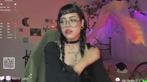 Snapshot of blushing_nymph chatting on 01-04-25, 03:50   Im Nym  Justa nymph on twitter and IG online show from 01-04-25, 03:50