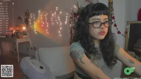 Snapshot of blushing_nymph chatting on 02-24-25, 02:08   Im Nym  Justa nymph on twitter and IG online show from 02-24-25, 02:08