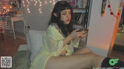 Snapshot of blushing_nymph chatting on 02-25-25, 04:57   Im Nym  Justa nymph on twitter and IG online show from 02-25-25, 04:57