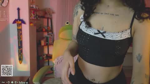 Snapshot of blushing_nymph chatting on 11-09-25, 02:32 Im Nym Justa nymph on twitter and IG online show from 11-09-25, 02:32