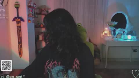Snapshot of blushing_nymph chatting on 11-17-25, 02:50 Im Nym Justa nymph on twitter and IG online show from 11-17-25, 02:50