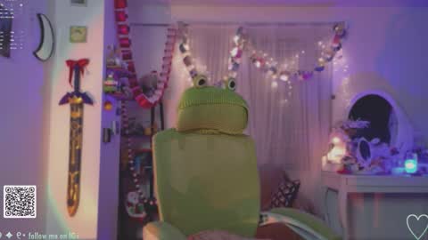 Snapshot of blushing_nymph chatting on 11-28-25, 02:14 Im Nym Justa nymph on twitter and IG online show from 11-28-25, 02:14