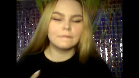 Snapshot of blushing_star chatting on 02-16-25, 08:10 blushing_star online show from 02-16-25, 08:10