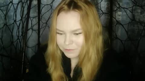 Snapshot of blushing_star chatting on 10-12-25, 06:12 blushing_star online show from 10-12-25, 06:12