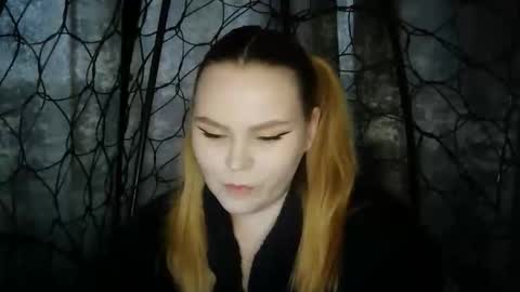 Snapshot of blushing_star chatting on 11-29-25, 09:12 blushing_star online show from 11-29-25, 09:12