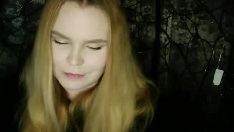 Snapshot of blushing_star chatting on 12-15-25, 04:33 blushing_star online show from 12-15-25, 04:33