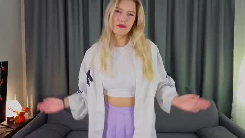 Elina  Next broadcast  online show from 11-10-25, 03:55