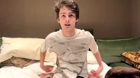 Snapshot of bluskyzz chatting on 02-05-25, 08:14 BluSky online show from 02-05-25, 08:14