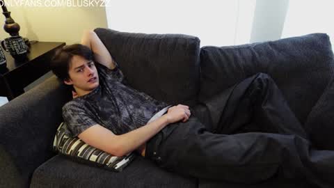 Snapshot of bluskyzz chatting on 02-08-25, 04:36 BluSky online show from 02-08-25, 04:36