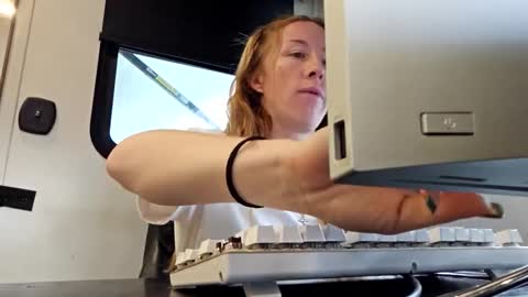 Snapshot of bmorganne420 chatting on 11-18-25, 05:39 MamaMorgan online show from 11-18-25, 05:39