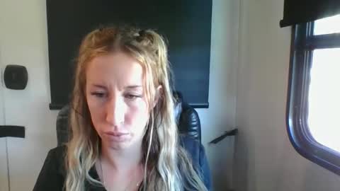 Snapshot of bmorganne420 chatting on 11-19-25, 05:13 MamaMorgan online show from 11-19-25, 05:13