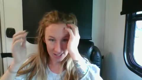 Snapshot of bmorganne420 chatting on 11-20-25, 07:13 MamaMorgan online show from 11-20-25, 07:13