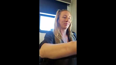 Snapshot of bmorganne420 chatting on 12-05-25, 05:09 MamaMorgan online show from 12-05-25, 05:09