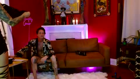 Snapshot of bnczuperzexy chatting on 12-31-24, 06:37 ZuperZexyZounds online show from 12-31-24, 06:37