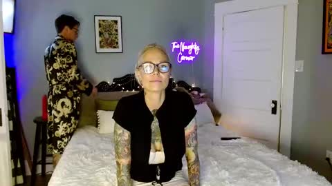 Snapshot of bnczuperzexy chatting on 03-07-25, 05:18 ZuperZexyZounds online show from 03-07-25, 05:18