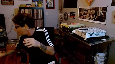 Snapshot of bnczuperzexy chatting on 09-19-25, 09:54 ZuperZexyZounds online show from 09-19-25, 09:54