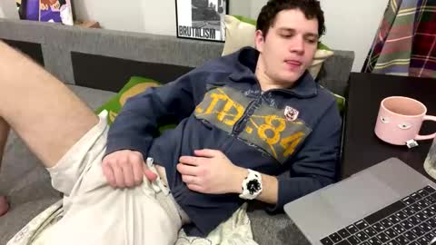 Snapshot of bob_bucks chatting on 03-05-26, 09:44 bob_bucks online show from 03-05-26, 09:44