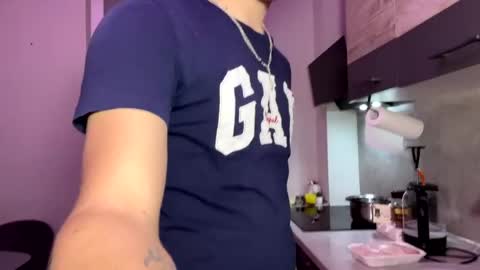 Snapshot of bob_bucks chatting on 03-08-26, 10:35 bob_bucks online show from 03-08-26, 10:35