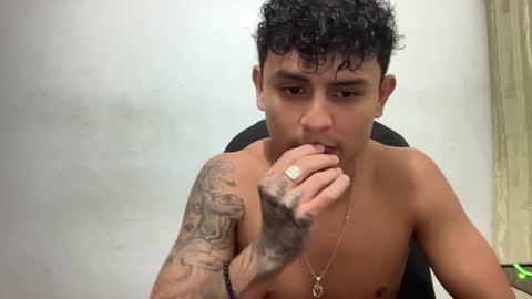 Snapshot of bob_pettersonn chatting on 12-22-24, 02:39 Bob INDEPENDENT MODEL online show from 12-22-24, 02:39