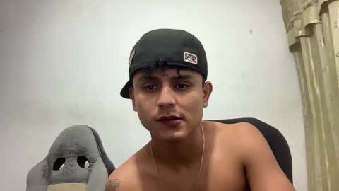 Snapshot of bob_pettersonn chatting on 12-22-24, 11:41 Bob INDEPENDENT MODEL online show from 12-22-24, 11:41