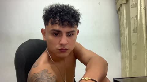 Snapshot of bob_pettersonn chatting on 12-24-24, 01:49 Bob INDEPENDENT MODEL online show from 12-24-24, 01:49