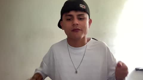 Snapshot of bob_pettersonn chatting on 12-27-24, 08:18 Bob INDEPENDENT MODEL online show from 12-27-24, 08:18