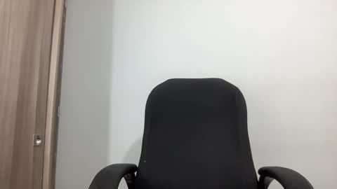 Snapshot of bob_pettersonn chatting on 02-25-25, 01:09 Bob INDEPENDENT MODEL online show from 02-25-25, 01:09