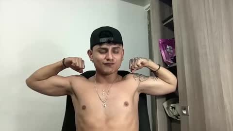 Snapshot of bob_pettersonn chatting on 02-28-25, 09:25 Bob INDEPENDENT MODEL online show from 02-28-25, 09:25