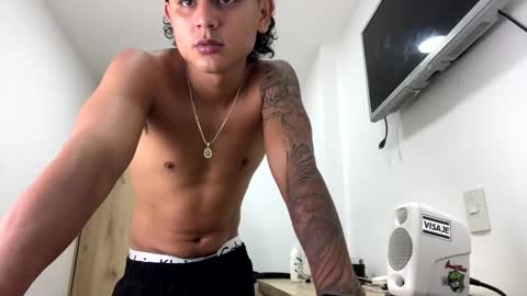 Snapshot of bob_pettersonn chatting on 09-10-25, 02:11 Bob INDEPENDENT MODEL online show from 09-10-25, 02:11