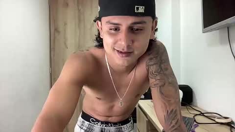 Snapshot of bob_pettersonn chatting on 09-16-25, 02:12 Bob INDEPENDENT MODEL online show from 09-16-25, 02:12