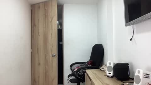 Snapshot of bob_pettersonn chatting on 09-25-25, 03:21 Bob INDEPENDENT MODEL online show from 09-25-25, 03:21