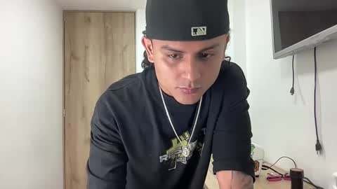 Snapshot of bob_pettersonn chatting on 10-11-25, 03:06 Bob INDEPENDENT MODEL online show from 10-11-25, 03:06