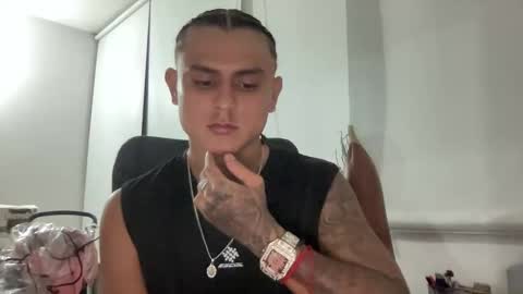 Snapshot of bob_pettersonn chatting on 10-19-25, 12:55 Bob INDEPENDENT MODEL online show from 10-19-25, 12:55