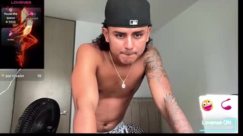 Snapshot of bob_pettersonn chatting on 10-29-25, 06:53 Bob INDEPENDENT MODEL online show from 10-29-25, 06:53