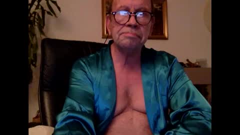 bobby516996 online show from 01-01-25, 06:16