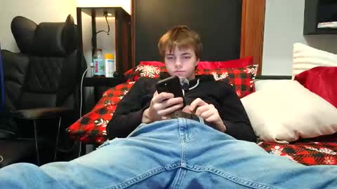 Snapshot of bobby72738 chatting on 11-14-25, 02:43 bobby72738 online show from 11-14-25, 02:43