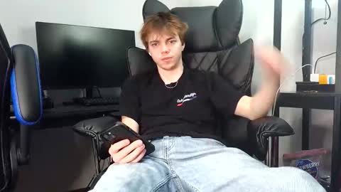 Snapshot of bobby72738 chatting on 11-22-25, 04:55 bobby72738 online show from 11-22-25, 04:55