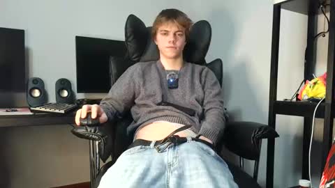 Snapshot of bobby72738 chatting on 12-14-25, 05:02 bobby72738 online show from 12-14-25, 05:02