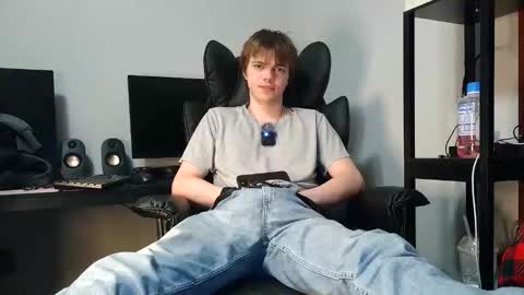 Snapshot of bobby72738 chatting on 12-15-25, 06:28 bobby72738 online show from 12-15-25, 06:28