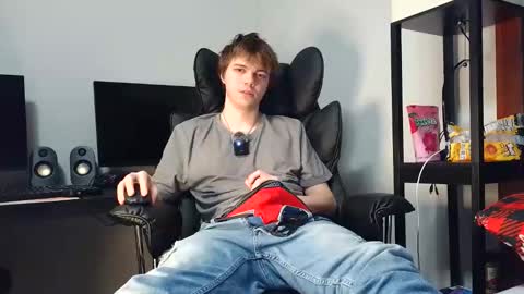 Snapshot of bobby72738 chatting on 12-19-25, 04:30 bobby72738 online show from 12-19-25, 04:30