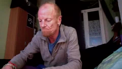 Snapshot of bobted6247 chatting on 10-17-25, 01:53 bobyouyouyou online show from 10-17-25, 01:53