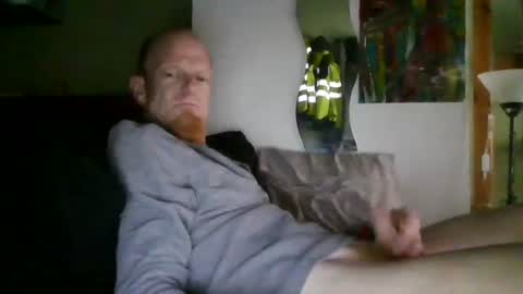 Snapshot of bobted6247 chatting on 12-19-25, 02:07 bobyouyouyou online show from 12-19-25, 02:07