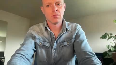 ask me online show from 03-11-25, 11:01